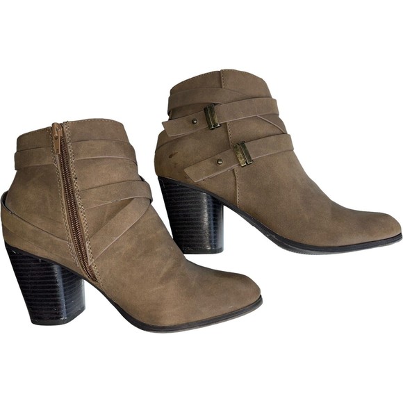 Suede Brown Heeled Strappy Buckle Zippered Womens 8 Ankle Boots Booties - Picture 4 of 14